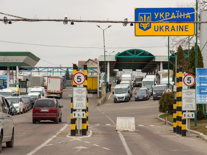 Глава Еврокомиссии рассказала, сколько украинских беженцев хочет вернуться домой