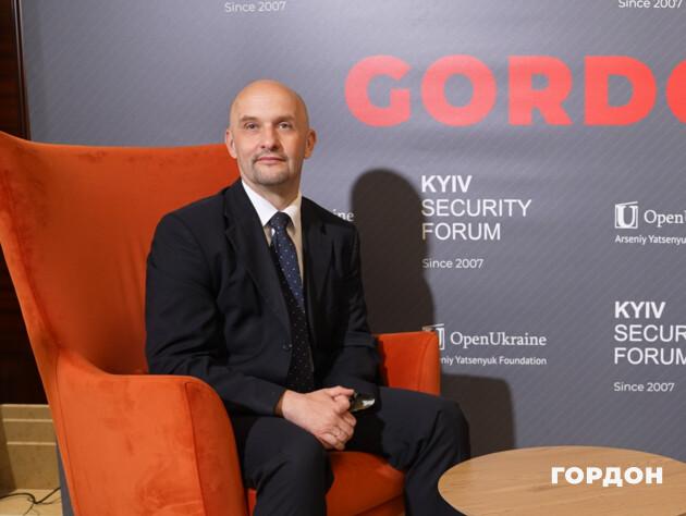 Директор Центра страткома НАТО Сартс: Судьба мира в Украине решается на поле боя, а не за столом переговоров