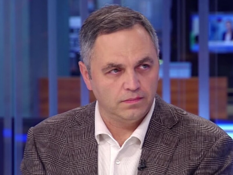 "Прогнозований і заслужений кінець чорного демона", "в Україні відкривають найдорожче шампанське". Реакції на вбивство Портнова