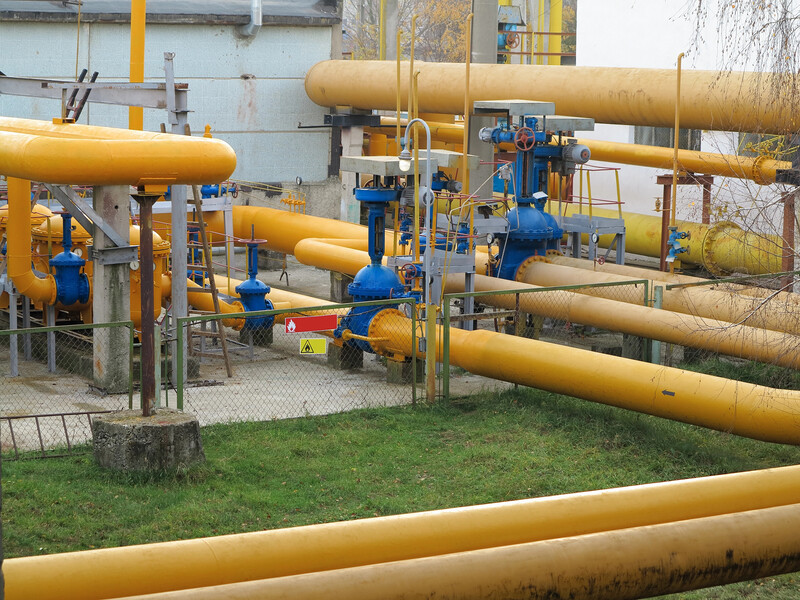 Штрафи за неякісний газ після обстрілів ставлять під загрозу відновлення видобування – Петренко