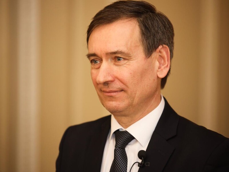 Рада может разрешить украинцам до 24 лет выезжать за границу – Вениславский